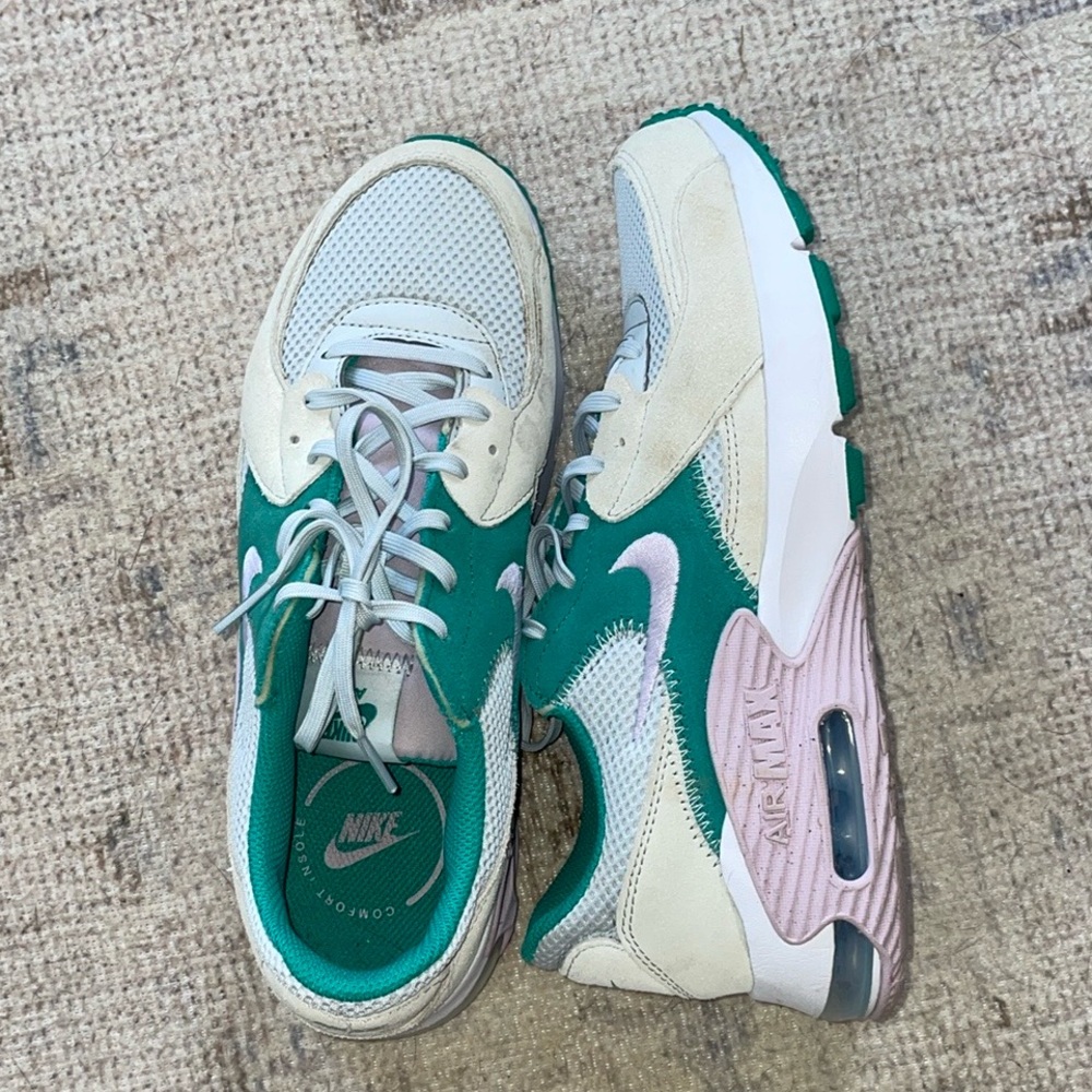 Nike Air Max suede Like New